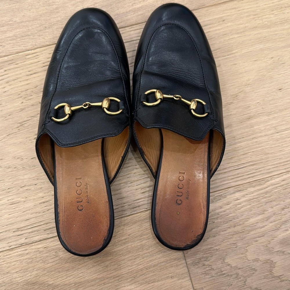 GUCCI WOMEN’S PRINCETOWN SLIPPER MULE LOAFER — BLACK LEATHER 34.5